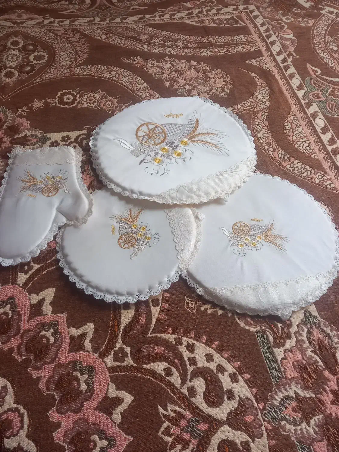 روی پشتی|سفره، حوله، دستمال آشپزخانه|اردبیل, |دیوار