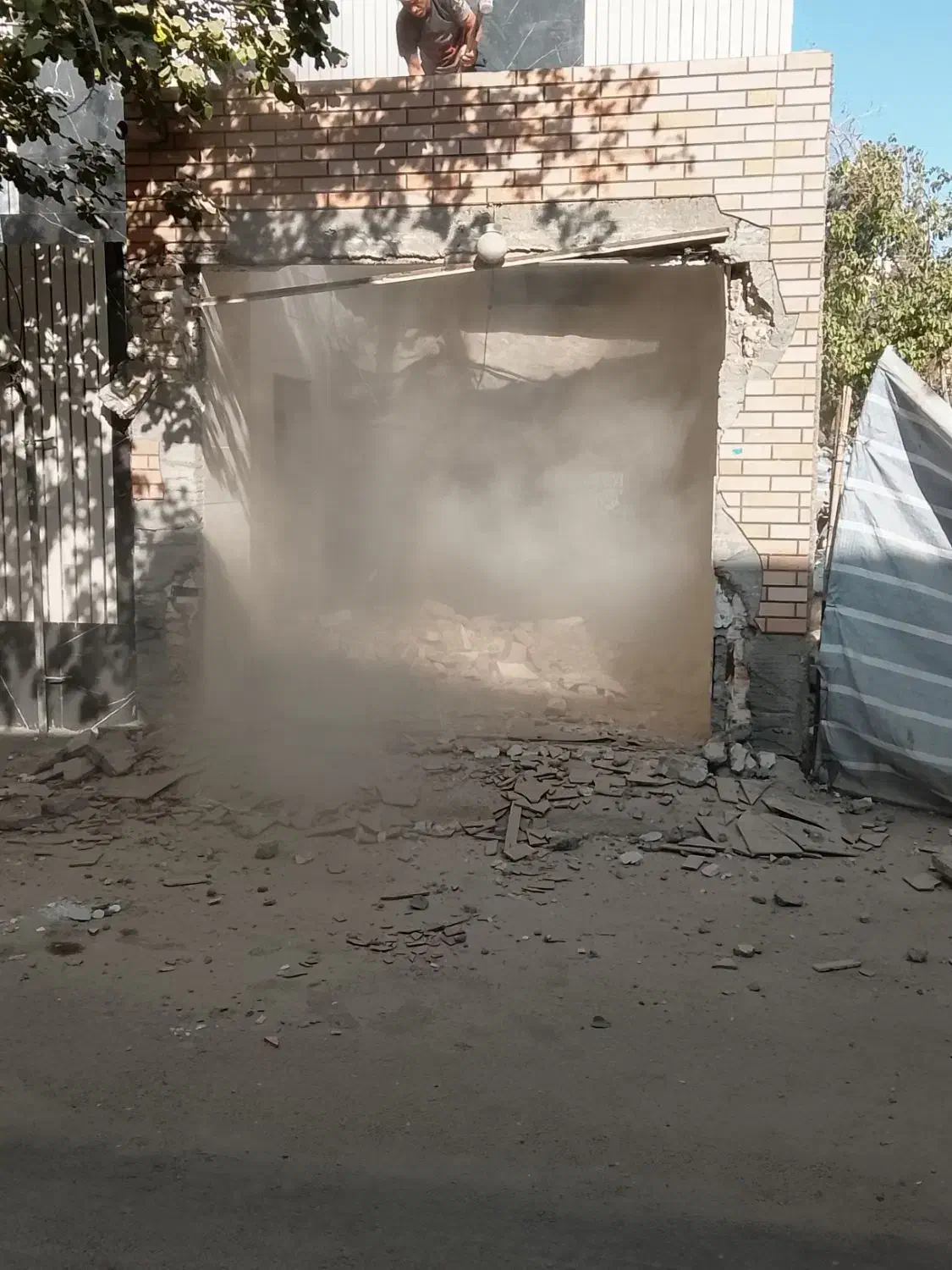 سقف سایبان تخریب وبازسازی|خدمات پیشه و مهارت|اصفهان, سرتاوه|دیوار