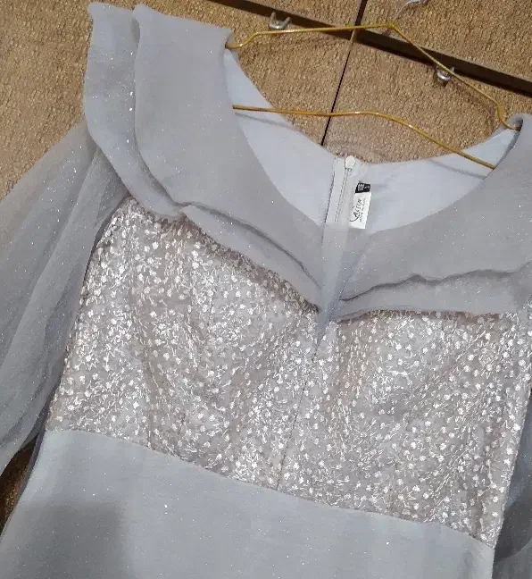 لباس مجلسی|لباس|املش, |دیوار