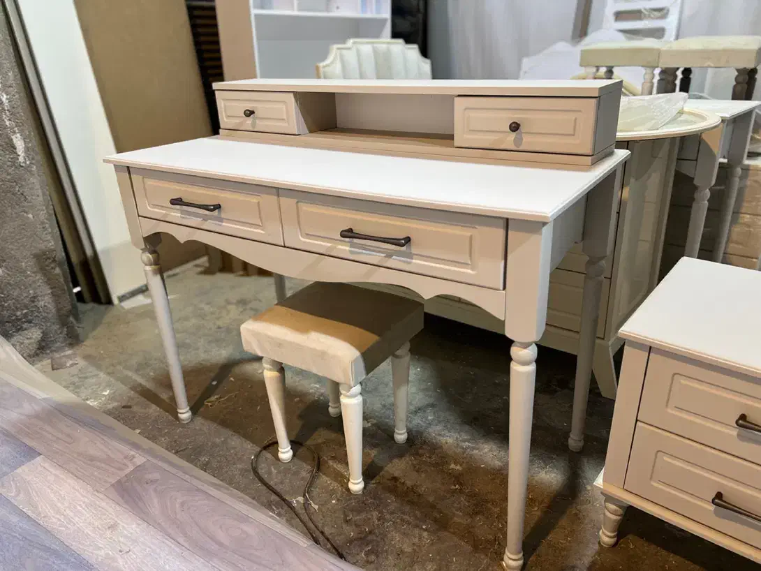 استخدام زیرکار چی یا رنگکار چوب و ام دی اف|استخدام صنعتی، فنی، مهندسی|کرمانشاه, |دیوار