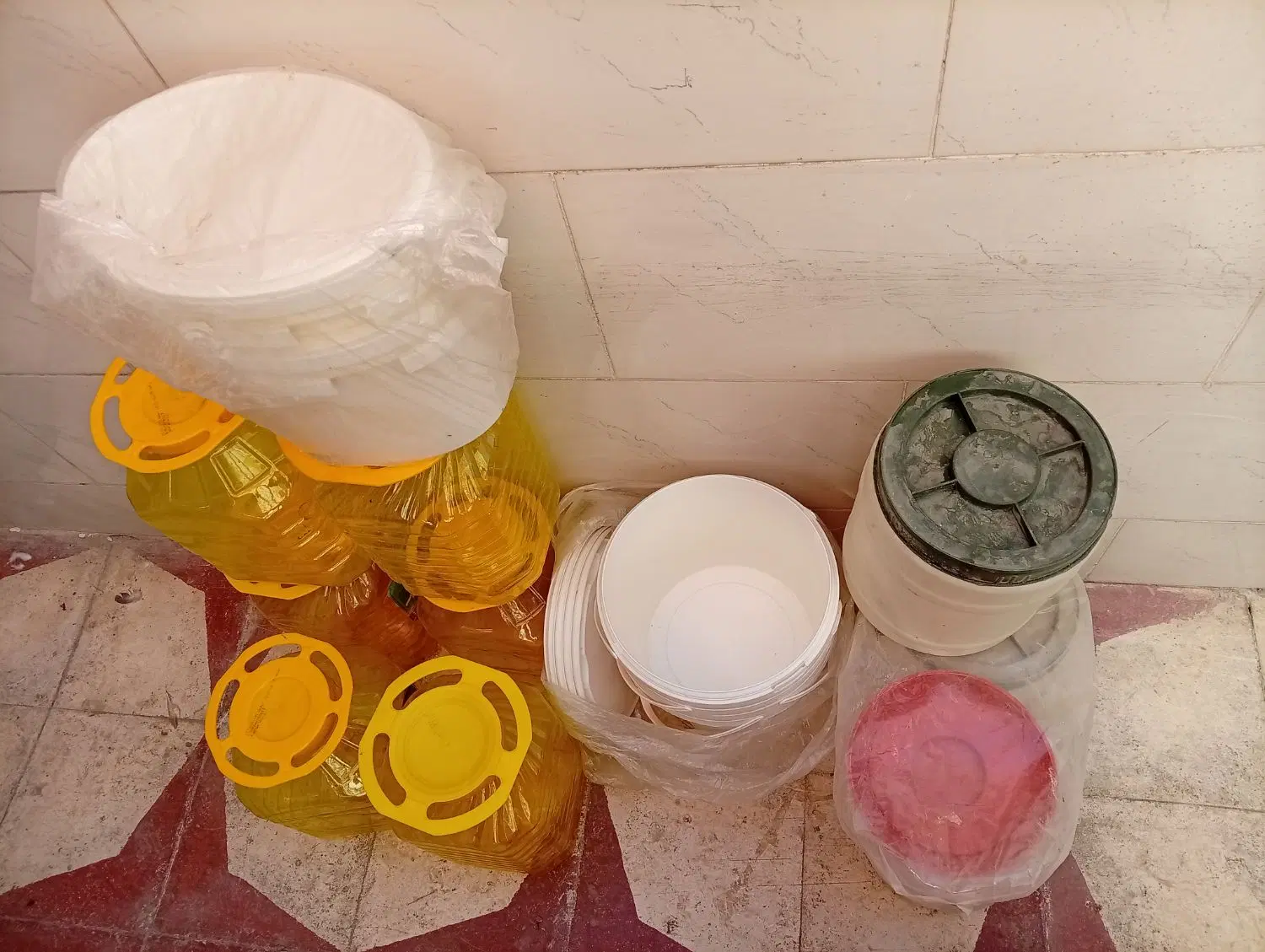 دبه|ظروف نگهدارنده، پلاستیکی، یک‌بارمصرف|شیراز, کوشک میدان|دیوار