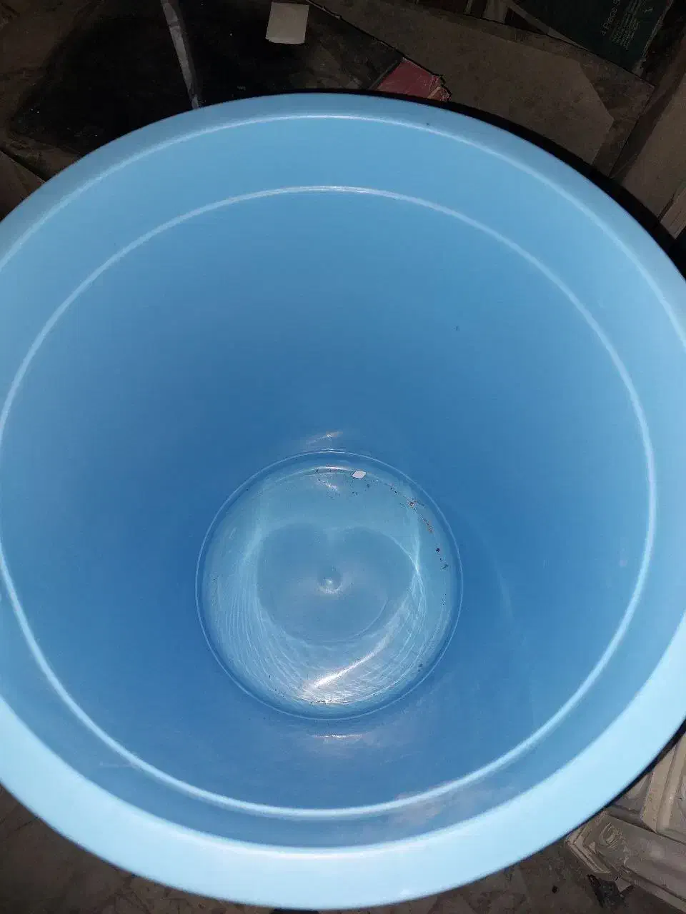 سطل بزرگ ارتفاع حدود۷۵ قیمت توافقی|لوازم نظافت|قم, هنرستان|دیوار