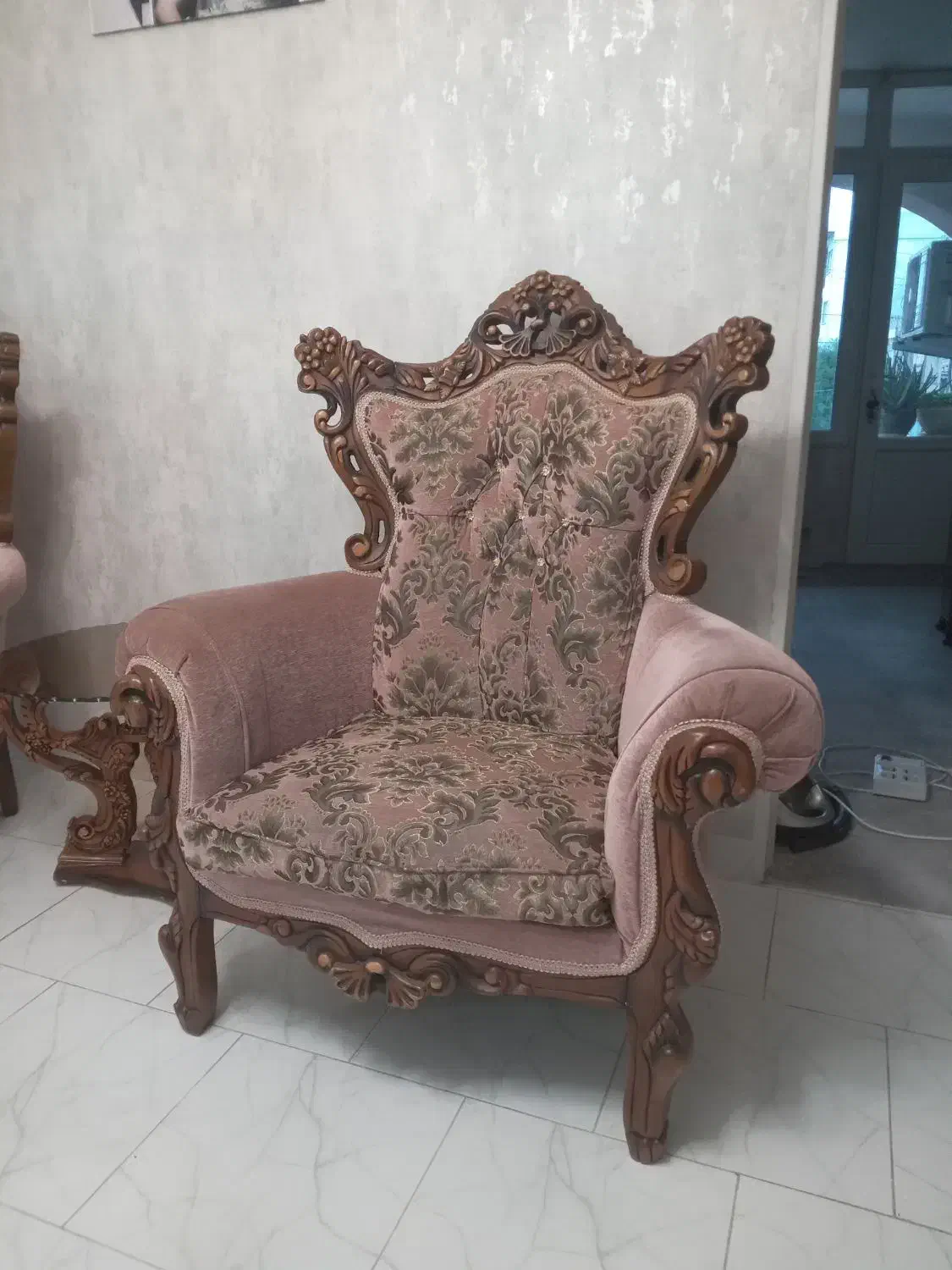 مبلمان سلطنتی ۹ نفره|مبلمان خانگی و میز عسلی|لاهیجان, شقایق|دیوار