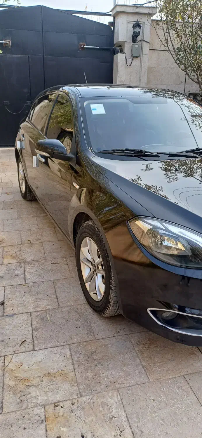 برلیانس اتومات ۳۲۰ مدل ۹۵ بدون نقطه در حد صفر|خودرو سواری و وانت|مشهد, شهرک امام هادی (شهرک غرب)|دیوار