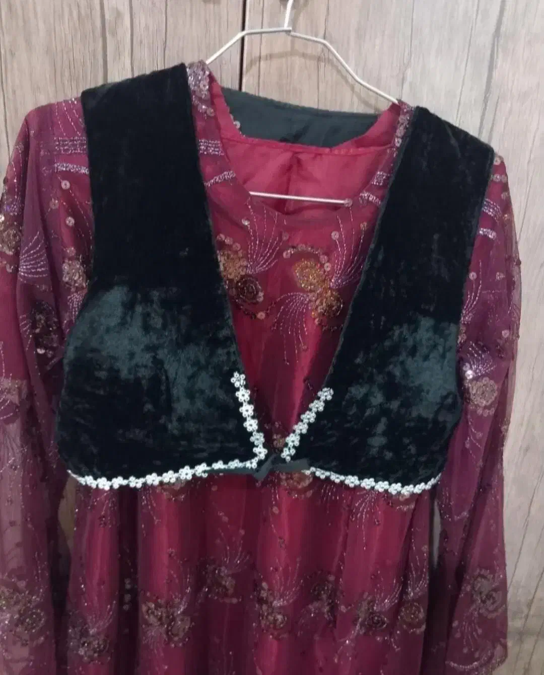 پیراهن محلی مجلسی|لباس|سرپل ذهاب, |دیوار