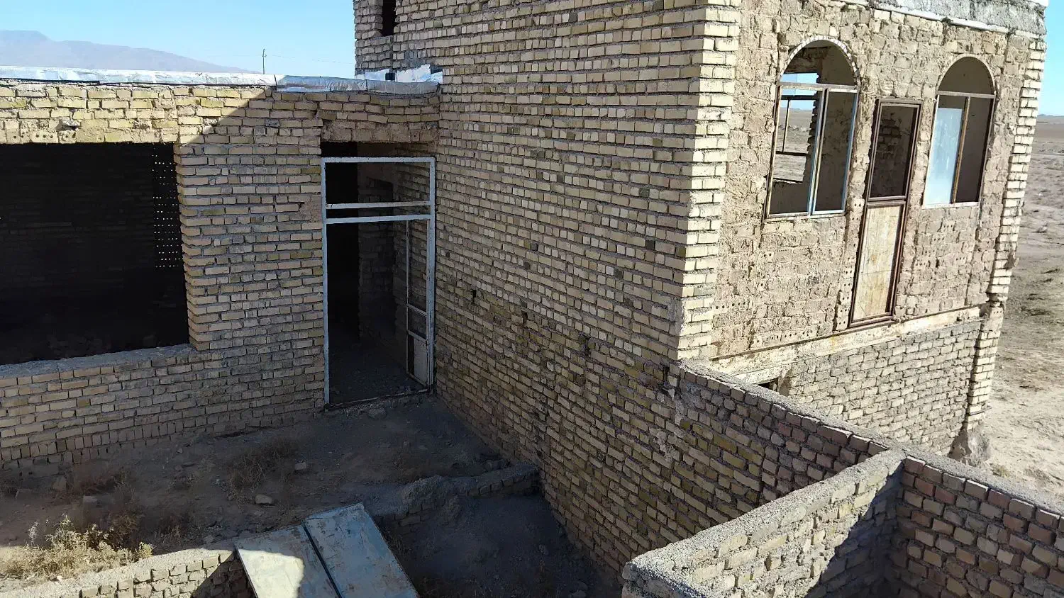 خانه دوبکلس نیمه ساخت واقع در جاده بهشت فضل|فروش خانه و ویلا|نیشابور, دربقاضی|دیوار