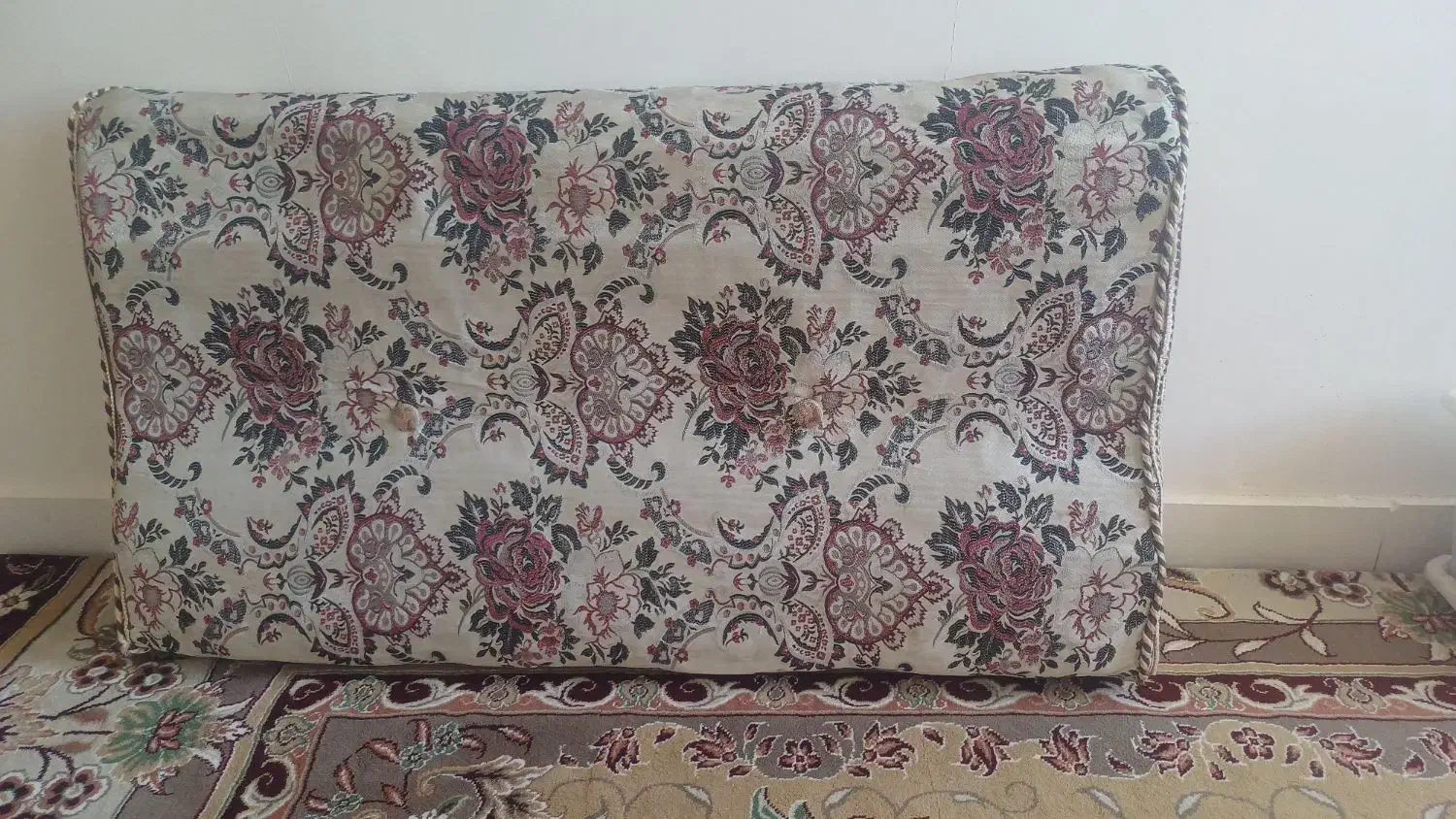 ۴عدد متکا در حد نو|پشتی|شهرکرد, |دیوار