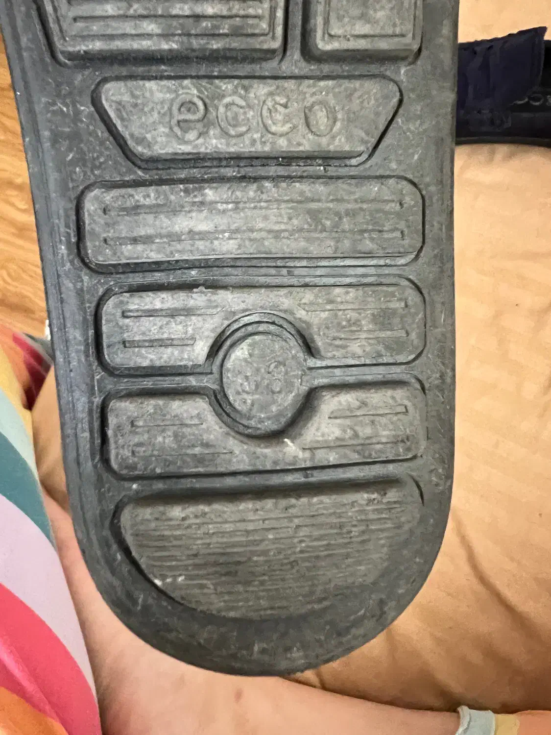 کفش بچگانه چندجفت و سایز مختلف|کفش و لباس بچه|مشهد, کوه سنگی|دیوار