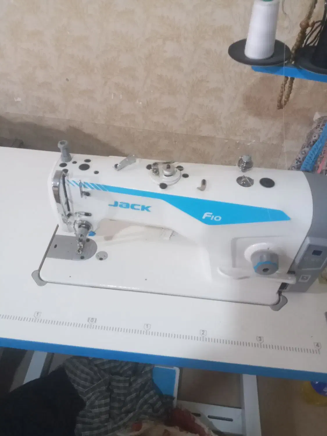 چرخ خیاطی اِف دَه درحد صفر کار نکرده|چرخ خیاطی و ریسندگی|گنبد کاووس, |دیوار