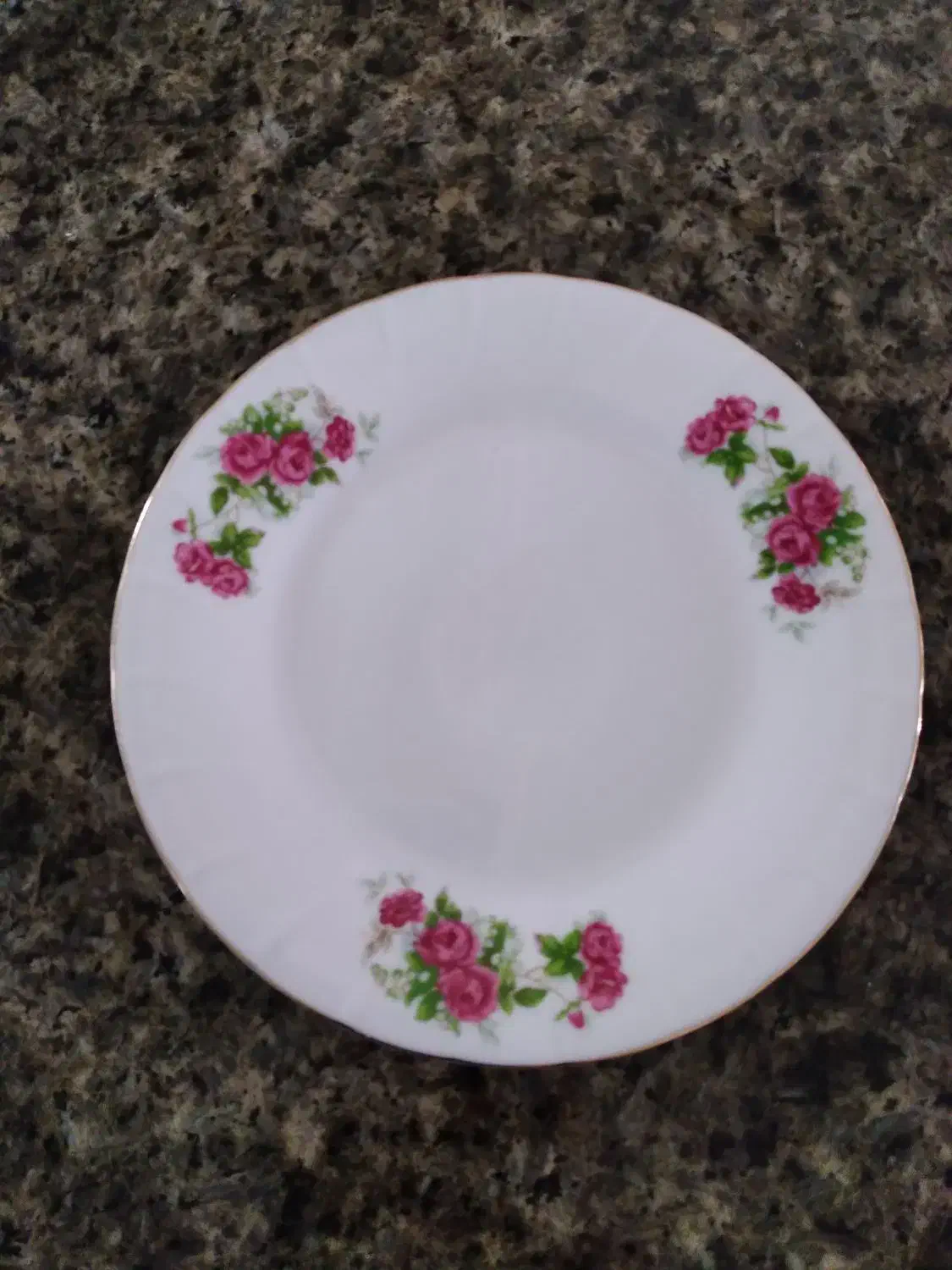 بشقاب چینی|ظروف سرو و پذیرایی|صالح آباد, |دیوار