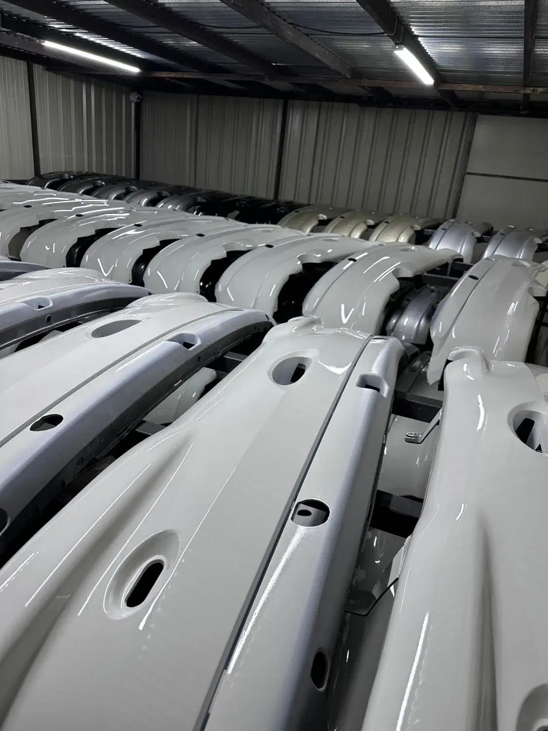 فروش قطعات بدنه سپر و سینی فن و درب موتور..|قطعات یدکی و لوازم جانبی|اصفهان, شفق|دیوار