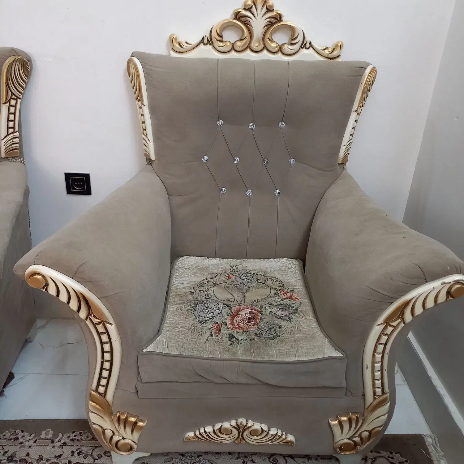 مبل ۷ نفره سالم|مبلمان خانگی و میز عسلی|مشهد, رباط طرق|دیوار