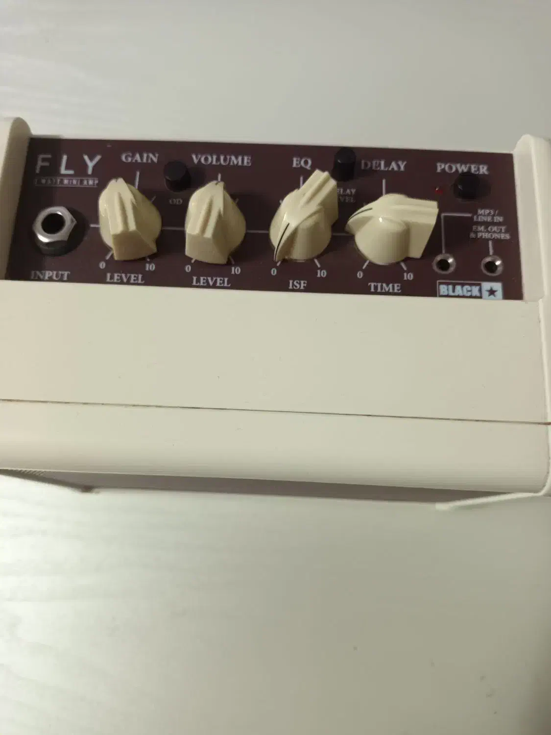 گیتار الکتریک و یک عدد امپ|گیتار، بیس، امپلیفایر|میاندوآب, |دیوار