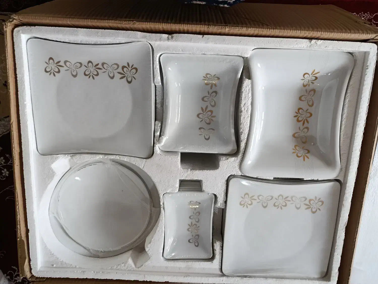 سرویس چینی 90 پارچه|ظروف سرو و پذیرایی|هشتگرد, هشتگرد قدیم|دیوار