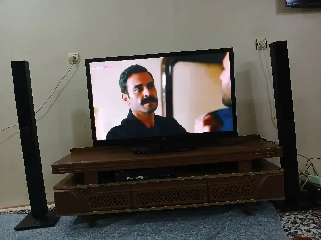 فروش تلویزیون ال دی. ال جی ۴۲|تلویزیون و پروژکتور|شهریار, شهرک امیریه|دیوار