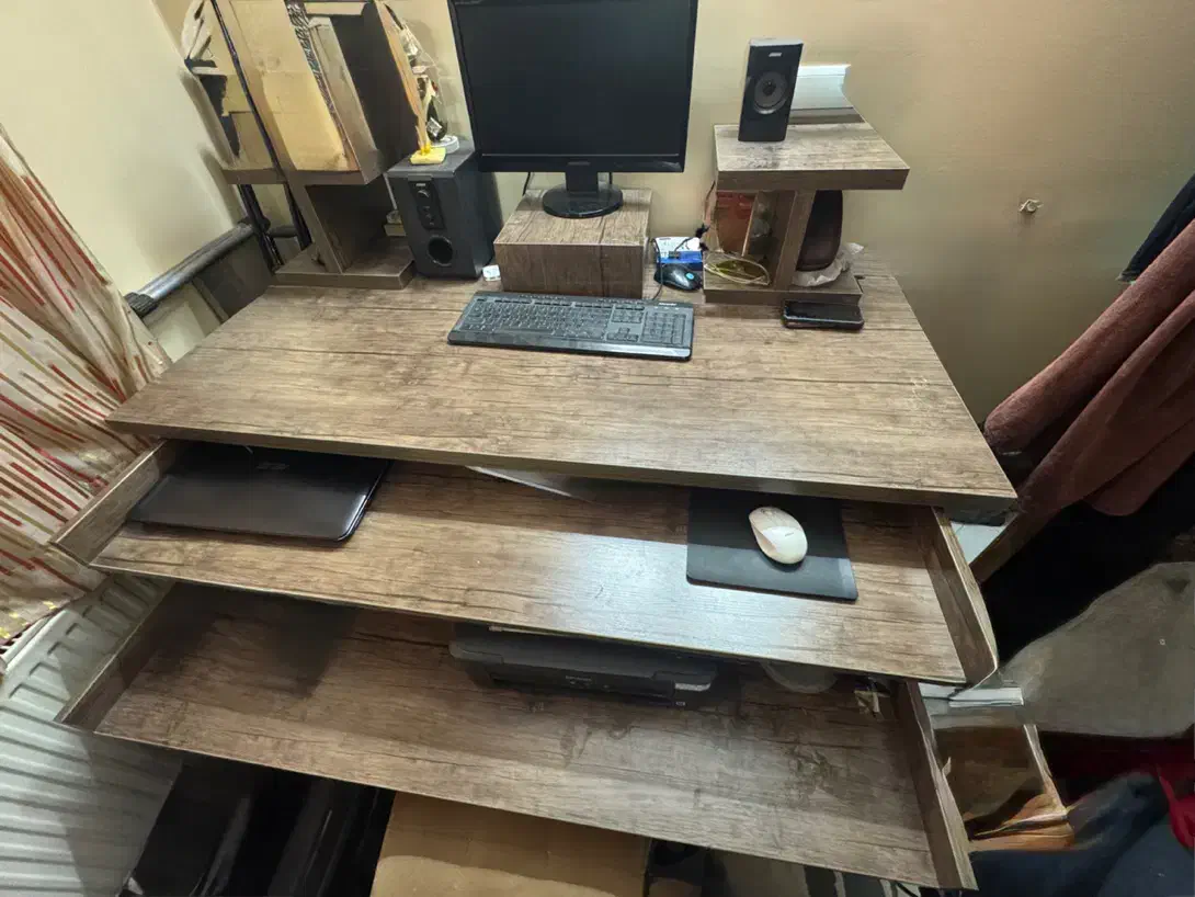 میز استودیو و گیمینگ|میز تحریر و کامپیوتر|اسلامشهر, زرافشان|دیوار
