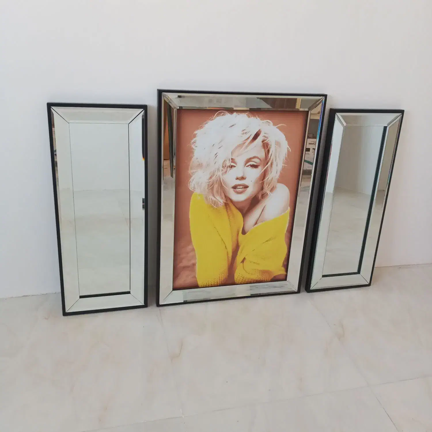 تابلو آینه ای و صندلی اپن|تابلو، نقاشی، عکس|بجنورد, |دیوار