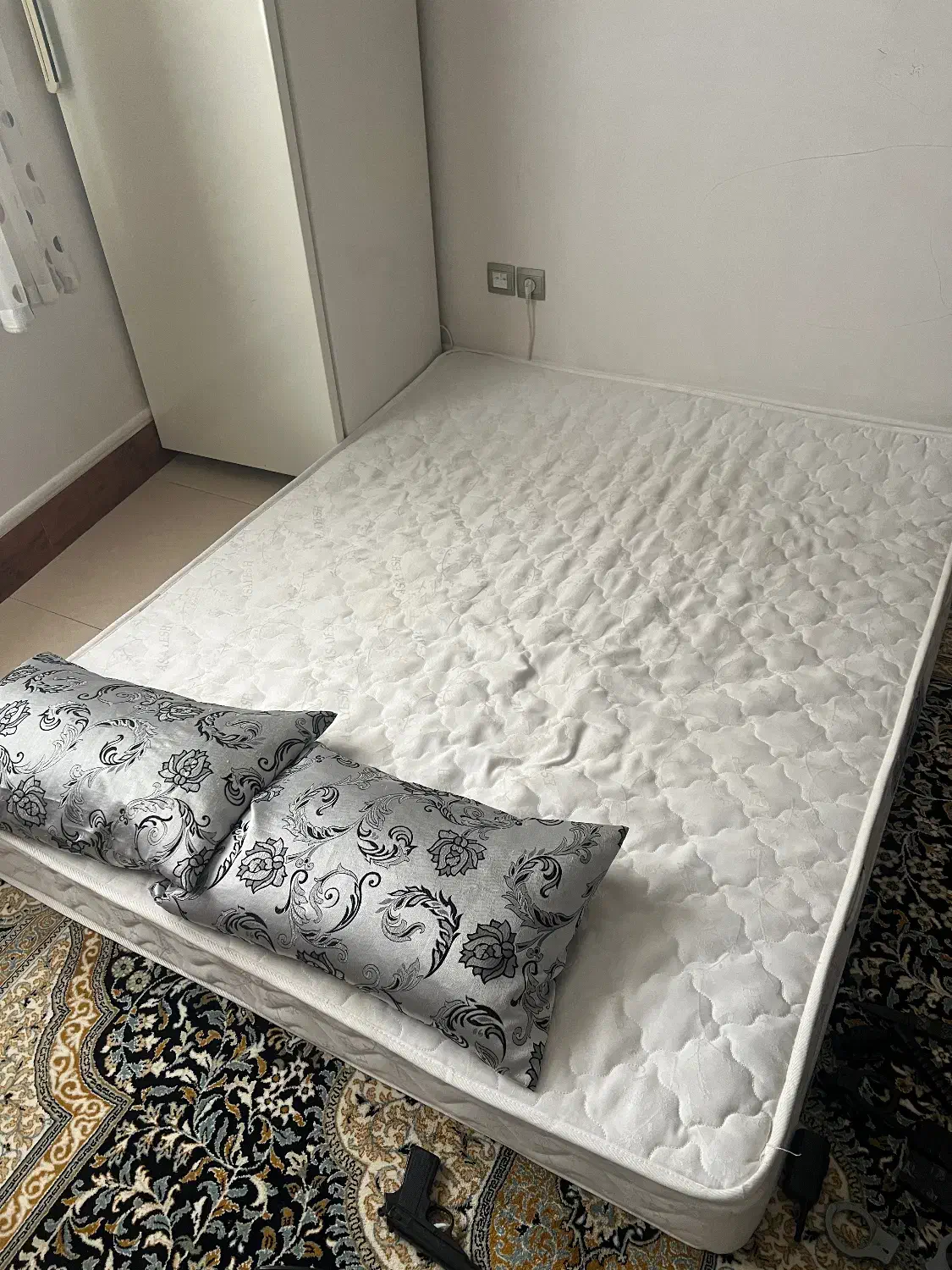 تُشک دو نفره|تشک تختخواب|قروه, |دیوار