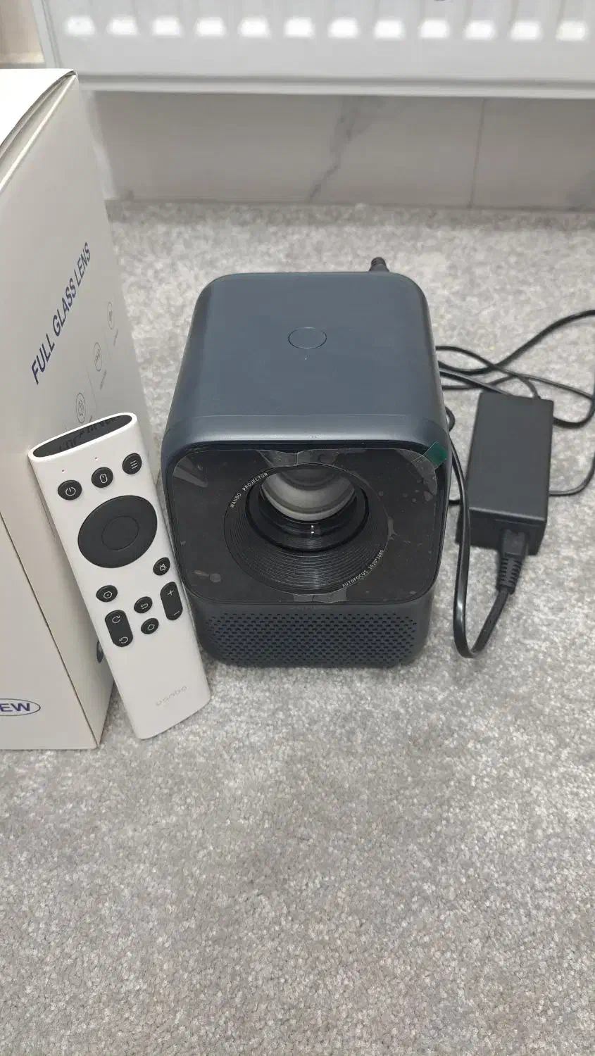 پروژکتور|تلویزیون و پروژکتور|قائن, |دیوار