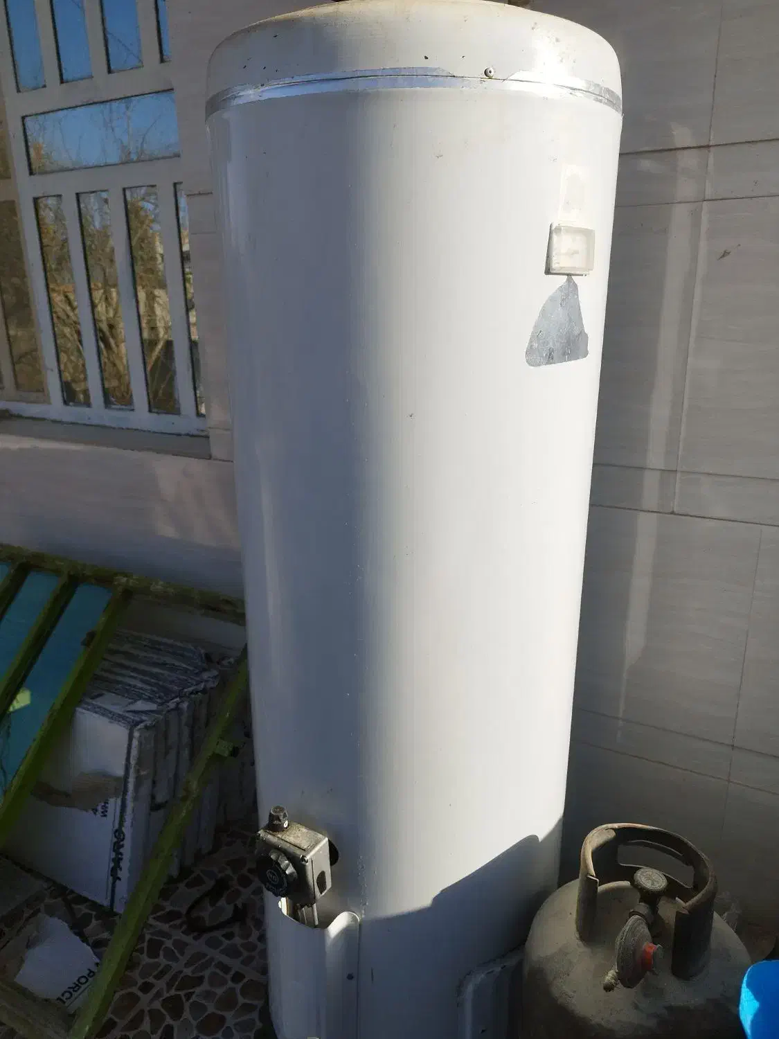 آبگرمکن بزرگ آزمایش|آبگرمکن، پکیج، شوفاژ|فیروزآباد (فارس), |دیوار