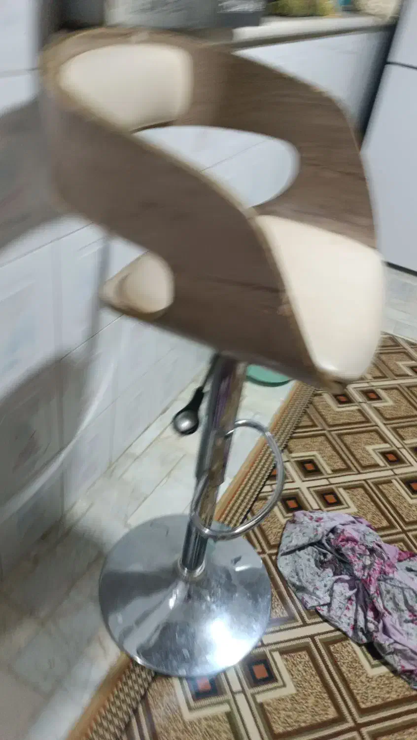 صندلی اپنی|صندلی و نیمکت|قم, آذر (نکویی)|دیوار