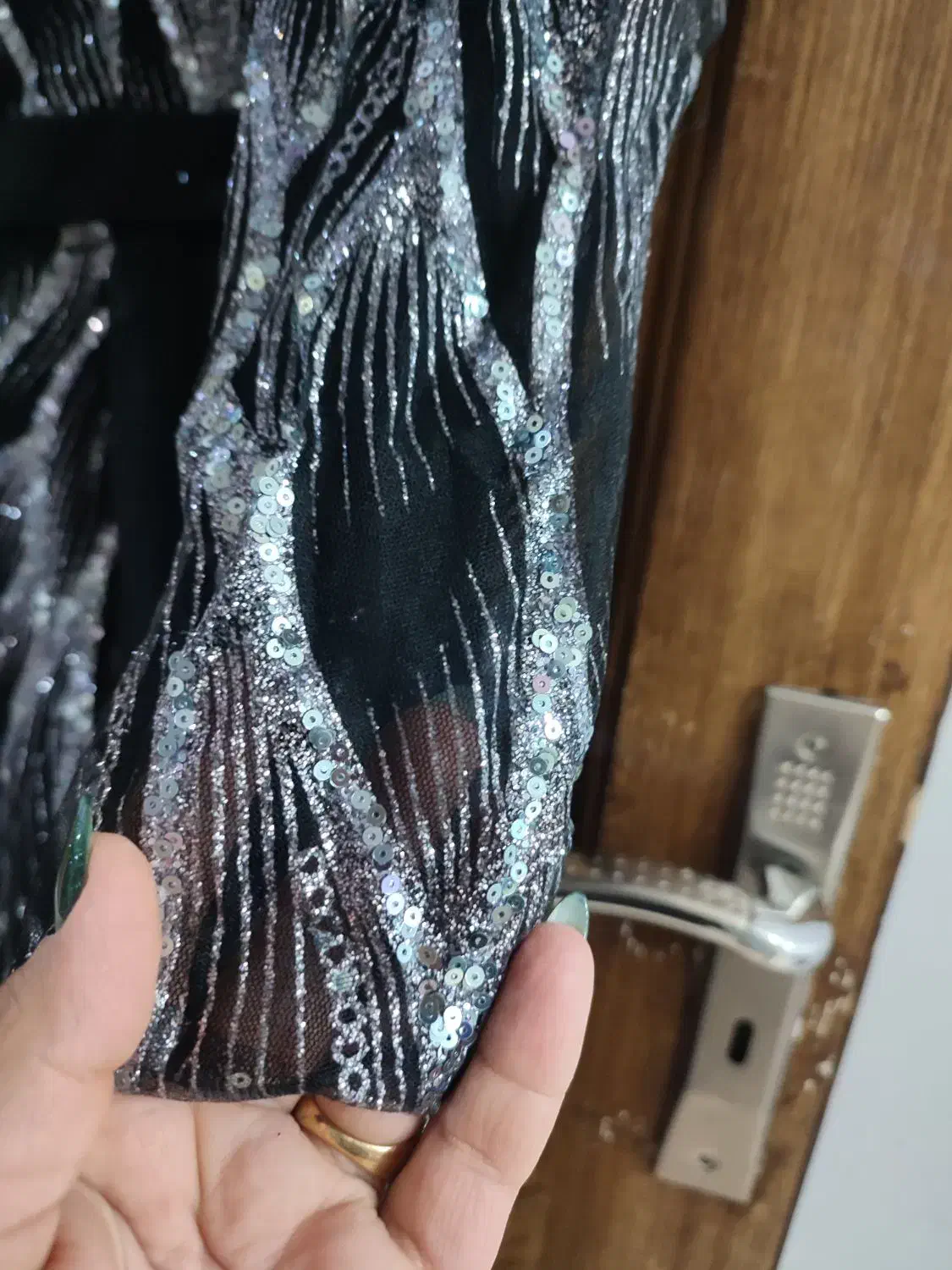 لباس مجلسی|لباس|قزوین, |دیوار