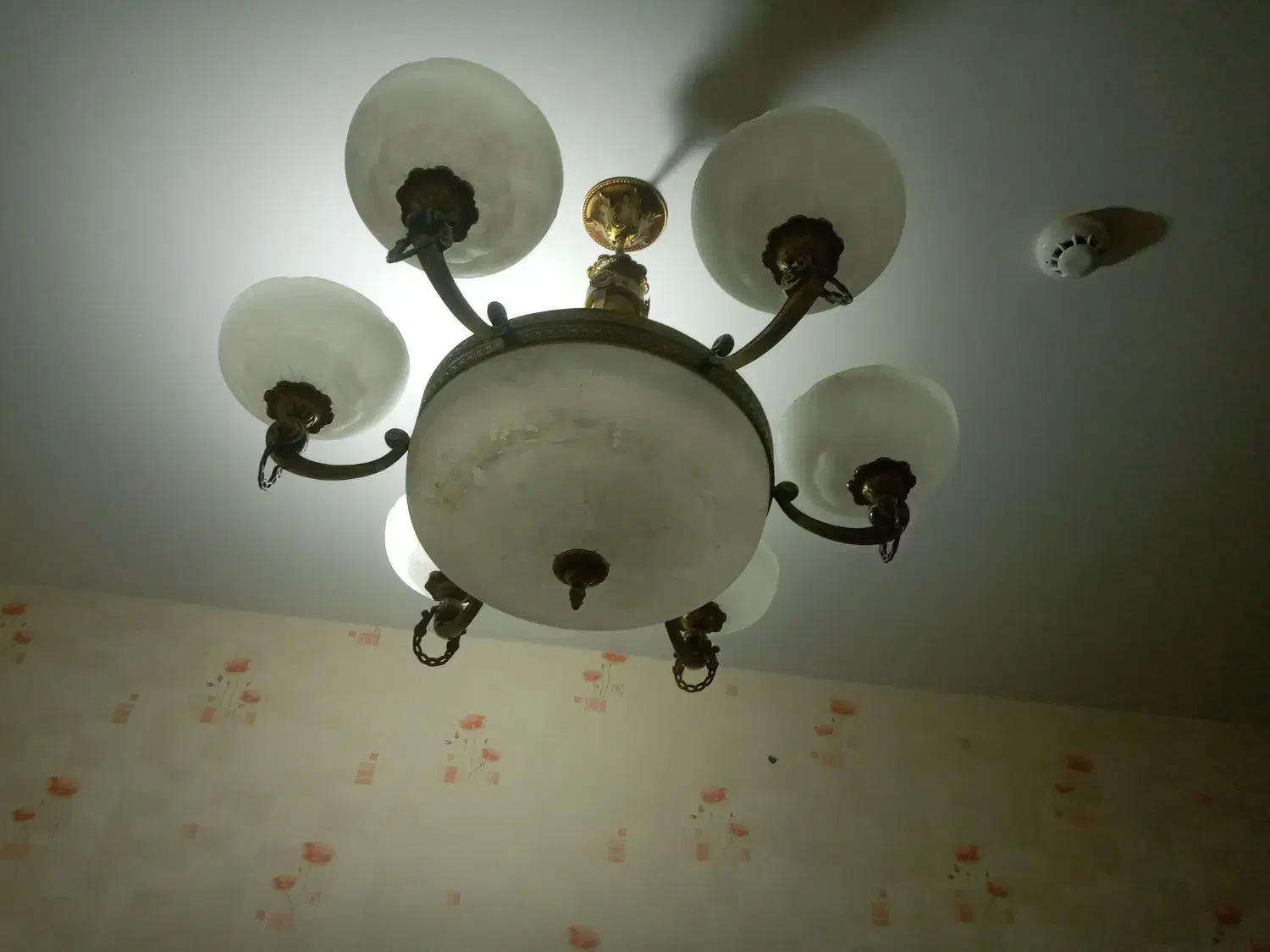 لوستر ۶ شعله و ۸ شعله سالم|لوستر و چراغ آویز|همدان, |دیوار