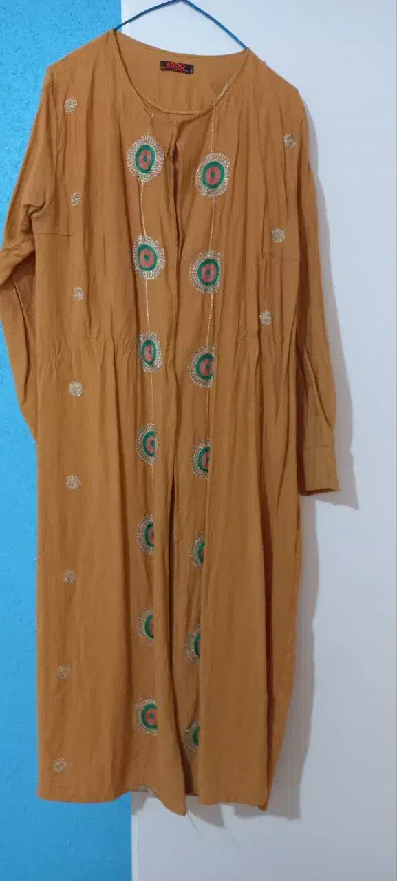 مانتوی در جد نو|لباس|سمنان, |دیوار