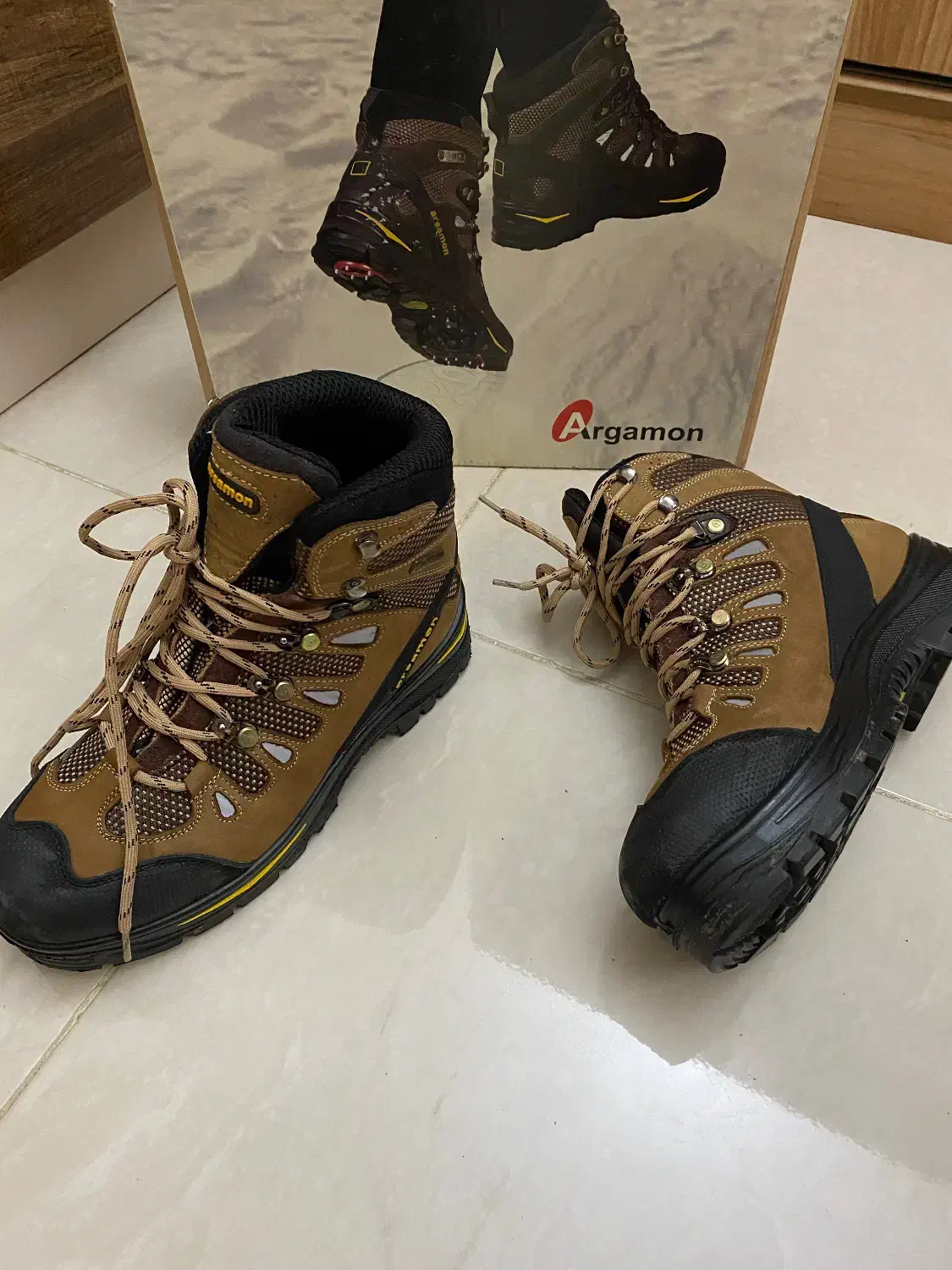 کفش کوهنوردی|کیف، کفش، کمربند|گرگان, |دیوار