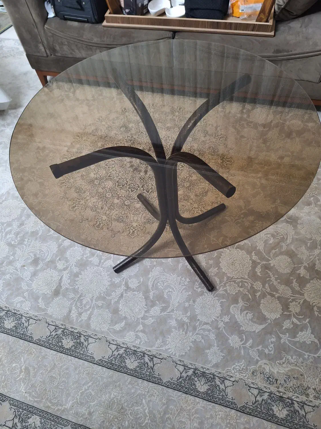 میز شیشه ای|میز و صندلی غذاخوری|قم, اسمعیل آباد|دیوار