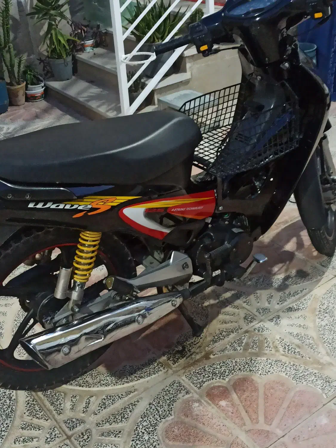 ویو پیشرو ۱۲۵|موتورسیکلت|شیراز, میانرود|دیوار