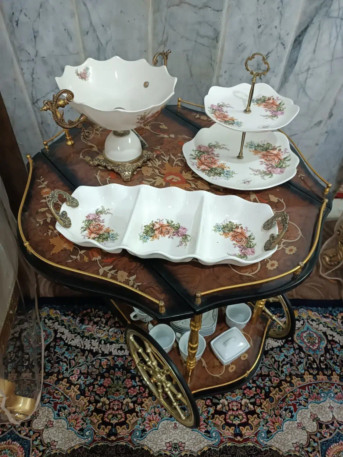 میزبار میز بار درحداک مناسب جهیزیه|مبلمان خانگی و میز عسلی|مشهد, سپاد|دیوار