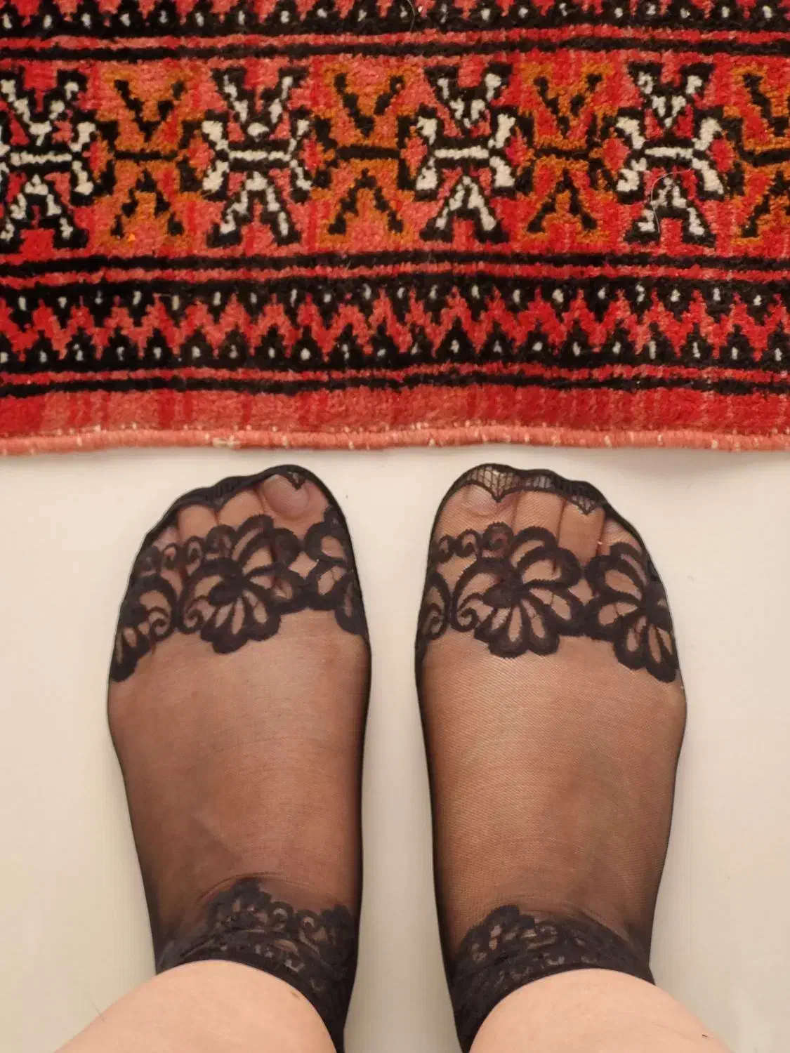 پاپوش و جوراب کالج|کفش و لباس بچه|کاشان, گبرها|دیوار