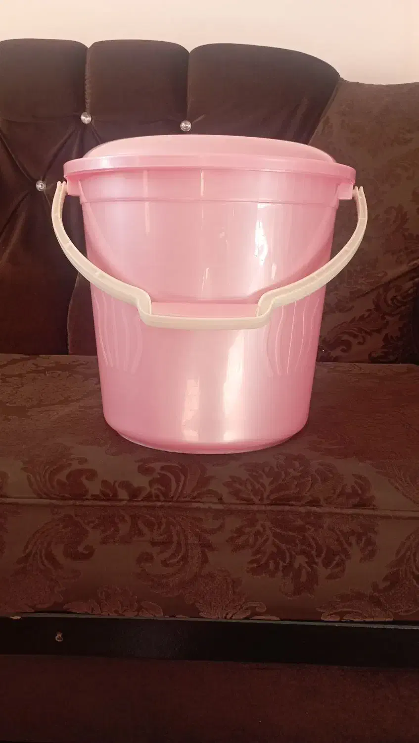 سطل برنج بزرگ حدودا ۱۰ کیلویی|ظروف نگهدارنده، پلاستیکی، یک‌بارمصرف|سقز, |دیوار