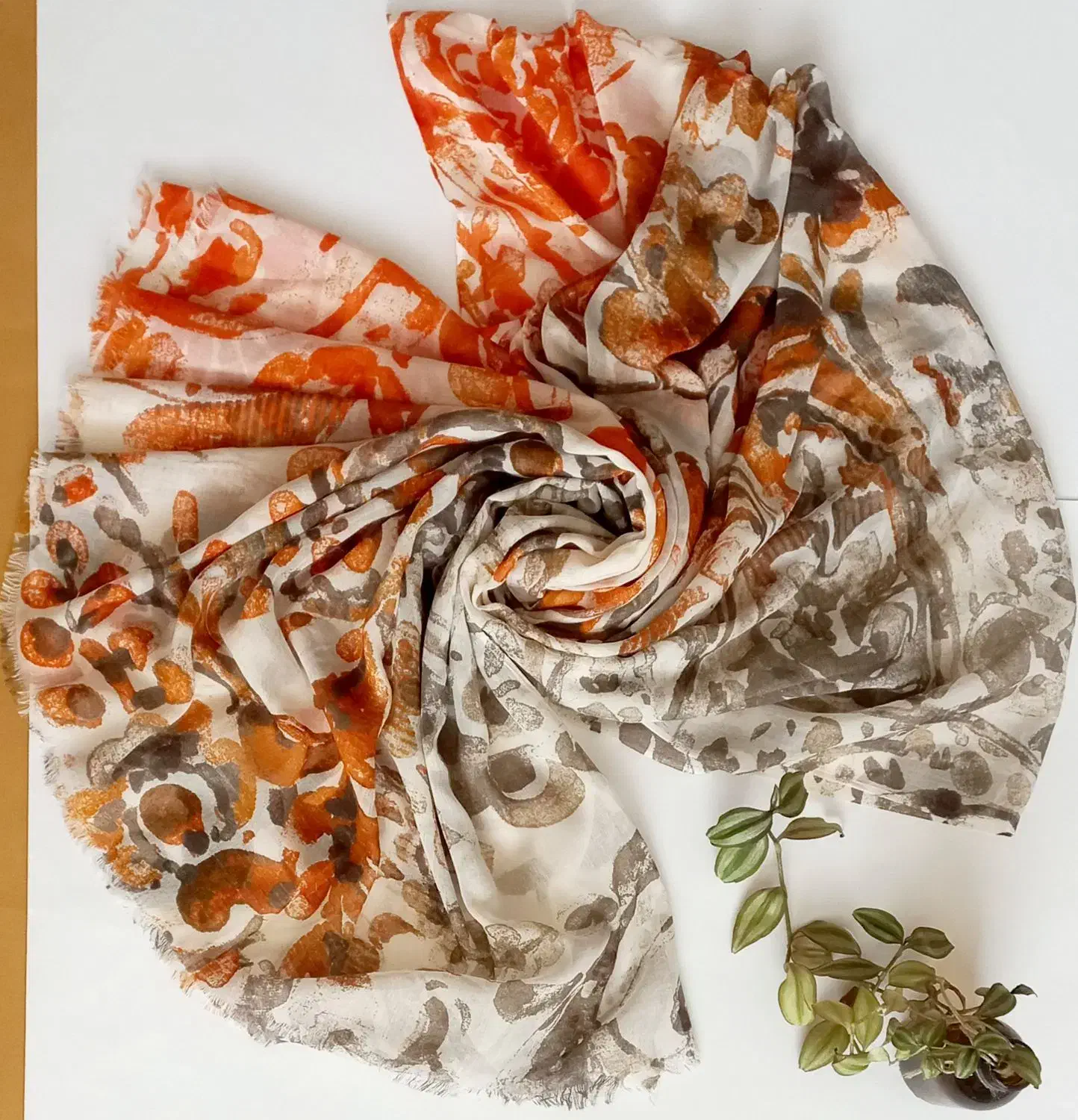 شال و روسری|لباس|شاهینشهر, بنیاد ازدواج|دیوار