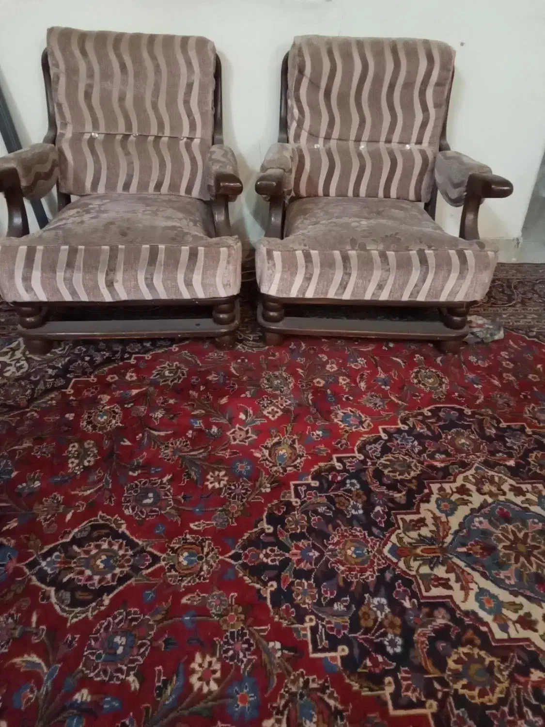 مبل هفت نفره بسیار محکم و زیبا|مبلمان خانگی و میز عسلی|قم, بلوار امین و ساحلی|دیوار