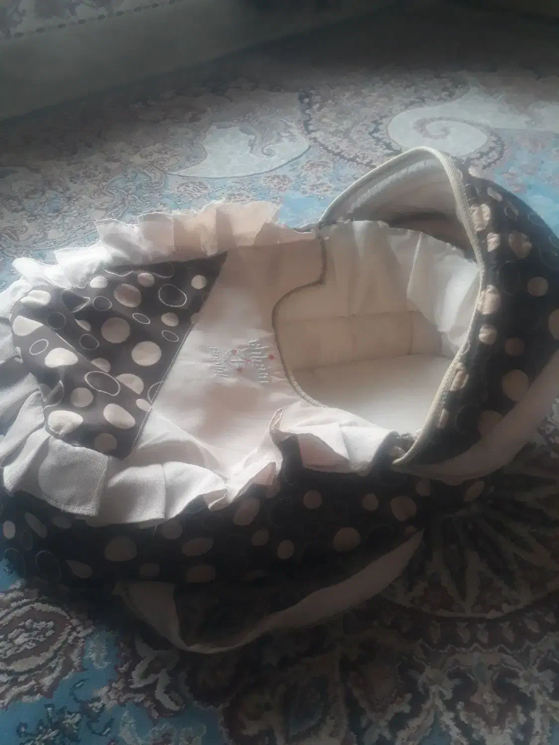 کریر|کالسکه و لوازم جانبی|درمیان, |دیوار