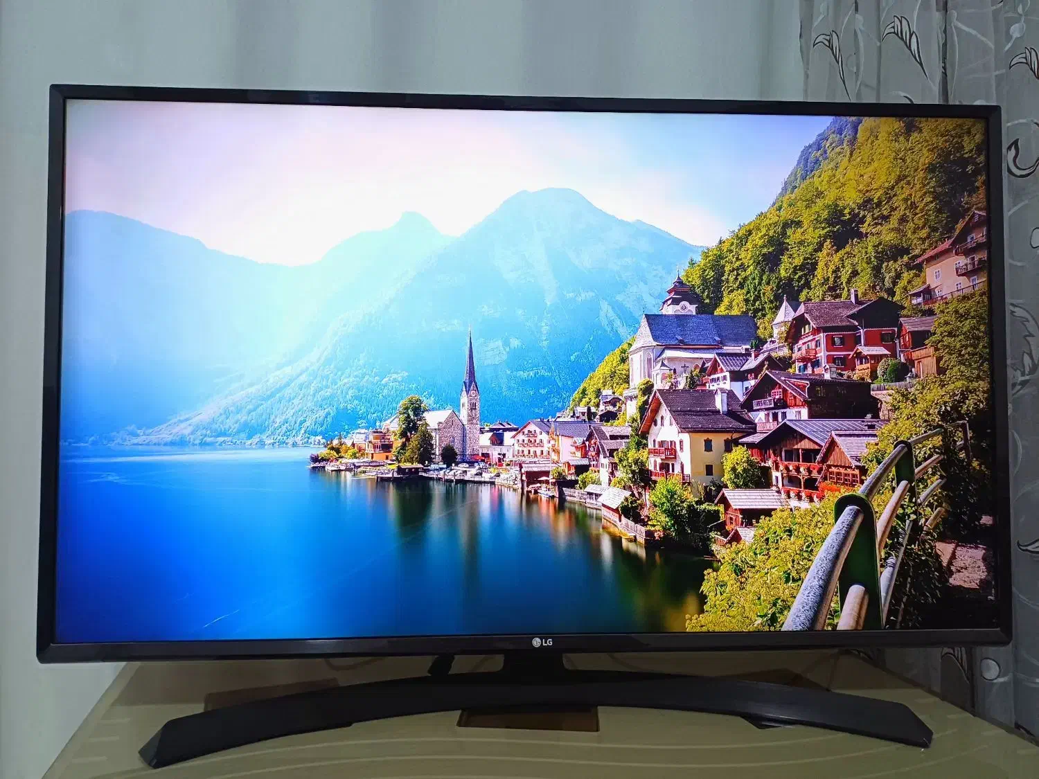 تلویزیون ال جی/43 اینچ/ 4k / همراه با میز تلویزیون|تلویزیون و پروژکتور|اندیشه, اندیشه فاز ۳|دیوار