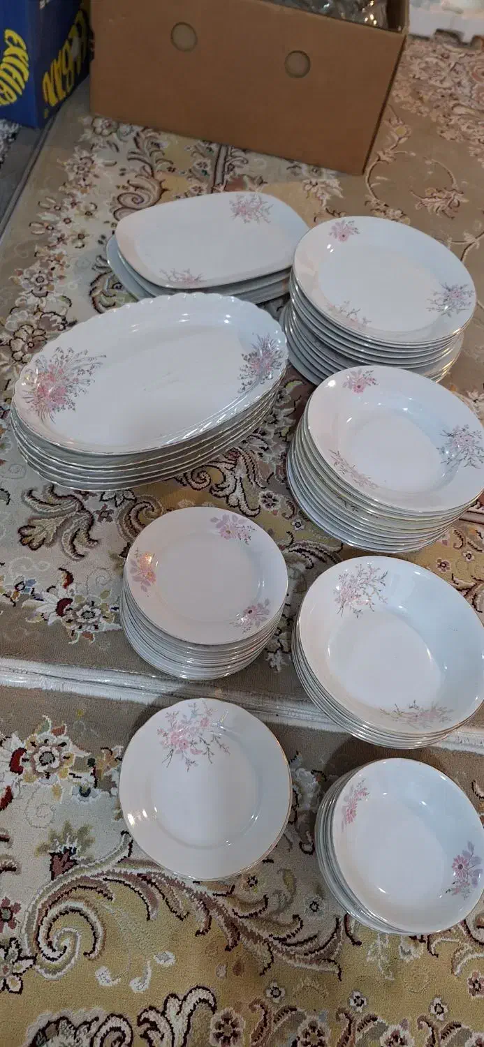 چینی قدیم خیلی شیک کلا  3میلیون|ظروف سرو و پذیرایی|ارومیه, |دیوار