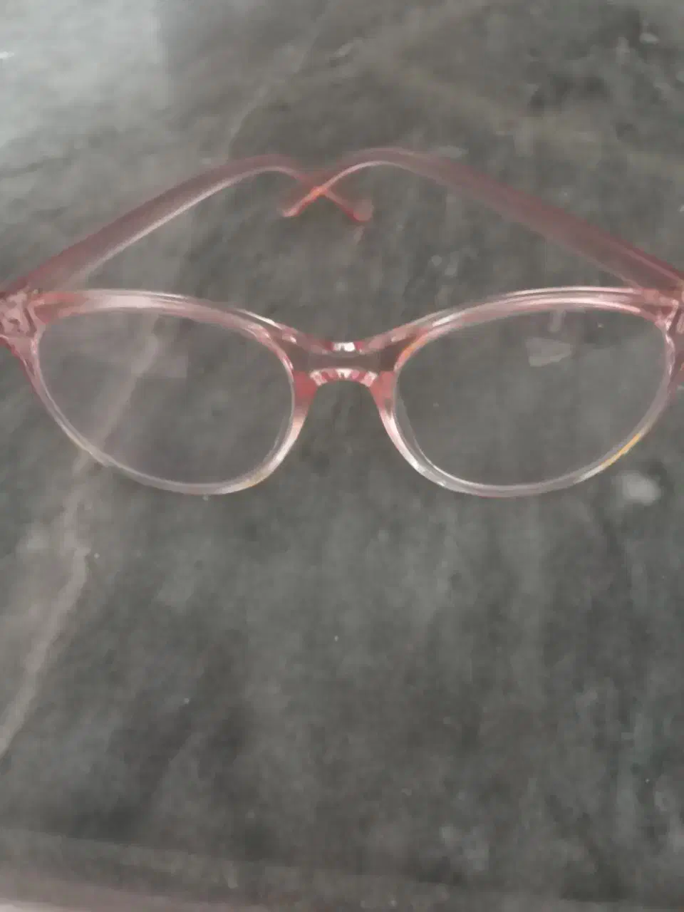 عینک با قاب نو|زیورآلات و اکسسوری|زرندیه, |دیوار