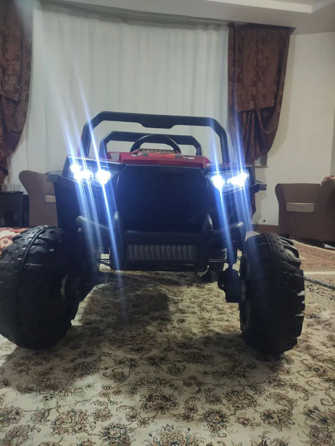 ماشین شارژی نو رو فرش استفاده شده ا|اسباببازی|اردبیل, |دیوار