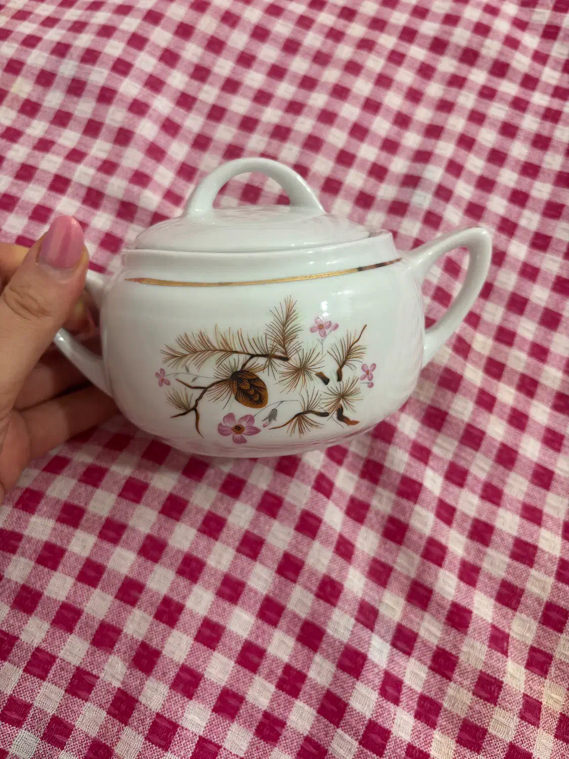 قندان چینی بزرگ|ظروف سرو و پذیرایی|رشت, گلباغ نماز|دیوار