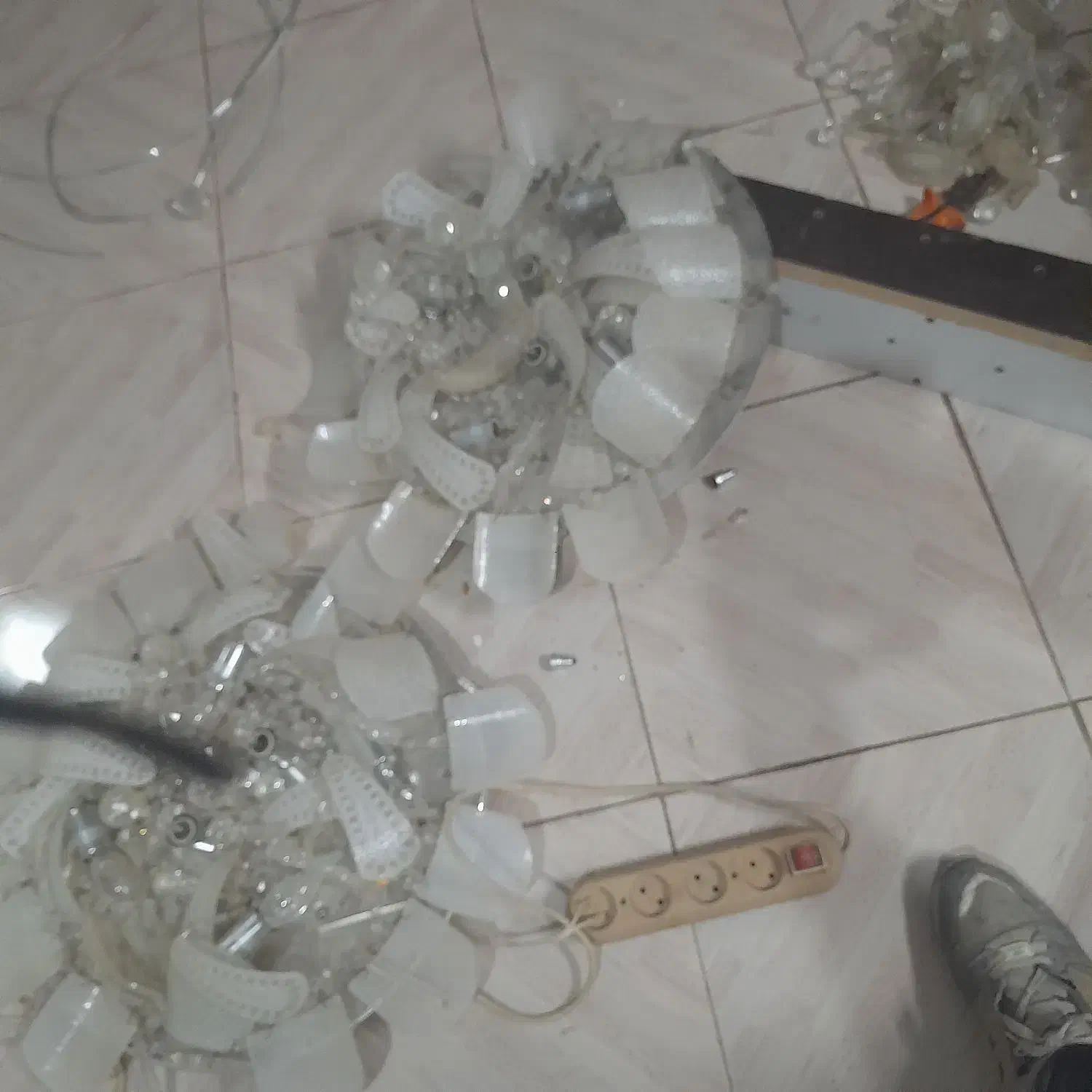 لوستر|لوستر و چراغ آویز|آران و بیدگل, |دیوار