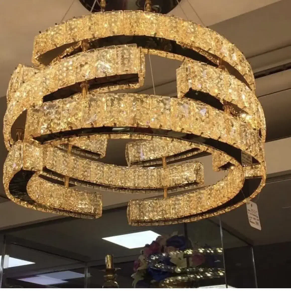 لوسترکریستالی ومدرن قیمت مناسب ‌کیفیت بالا|لوستر و چراغ آویز|اراک, |دیوار