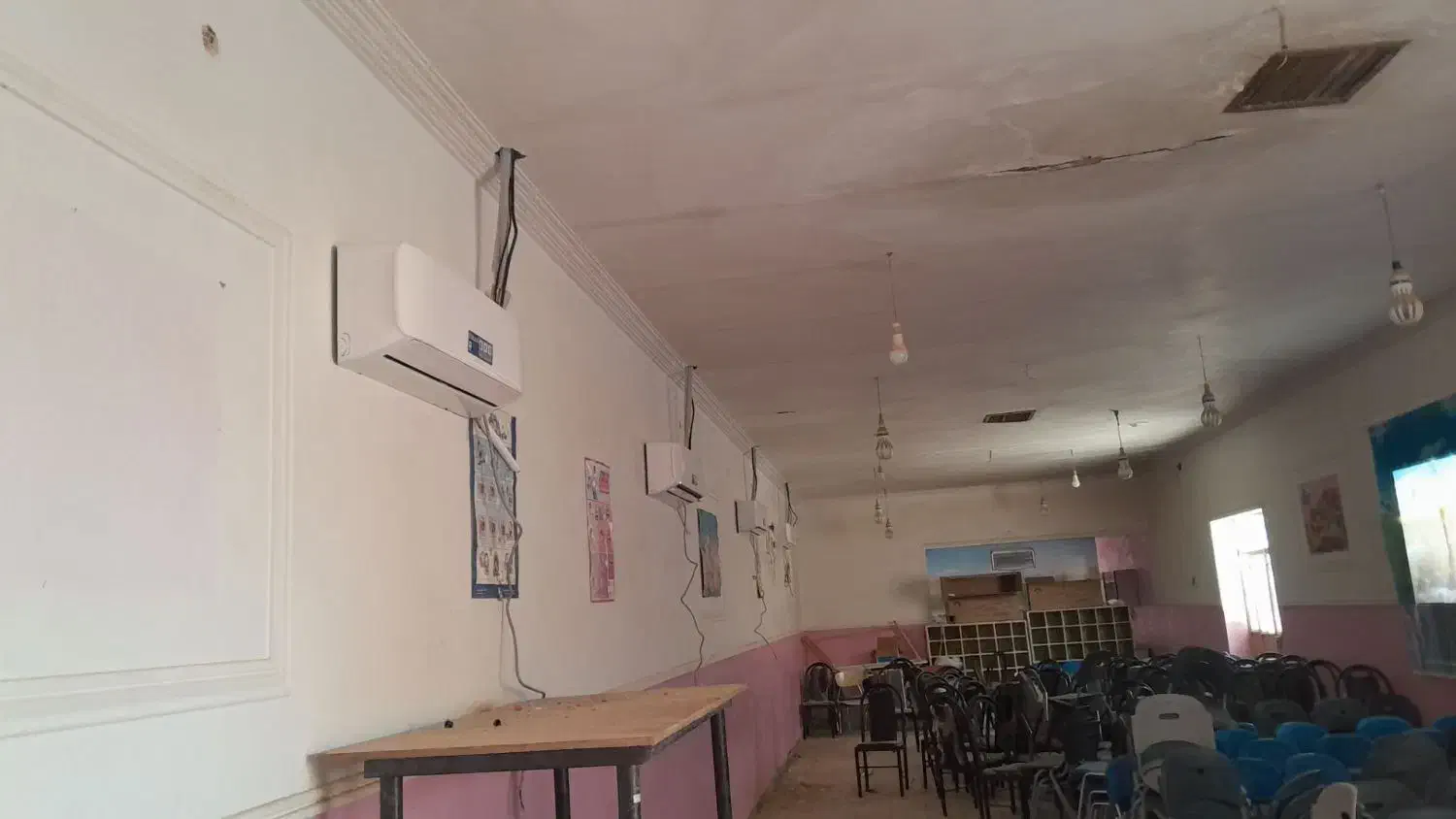 نصب سرویس وجابه جایی اسپیلت|خدمات پیشه و مهارت|زهک, |دیوار