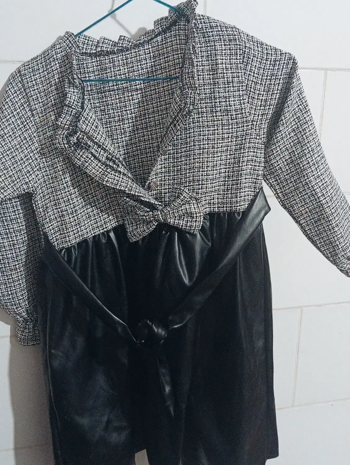 بچگانه|کفش و لباس بچه|قم, نخودی|دیوار