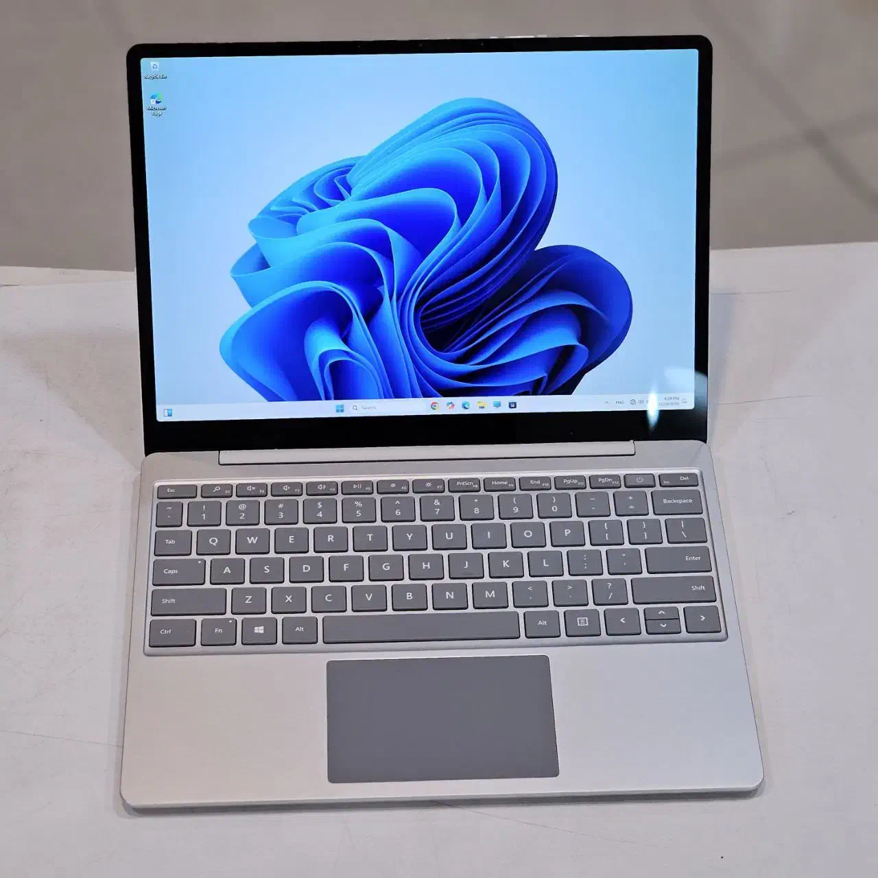 سرفیس لپ‌تاپ دوست‌داشتنی و فوق‌العاده سبک|رایانه همراه|اردبیل, |دیوار