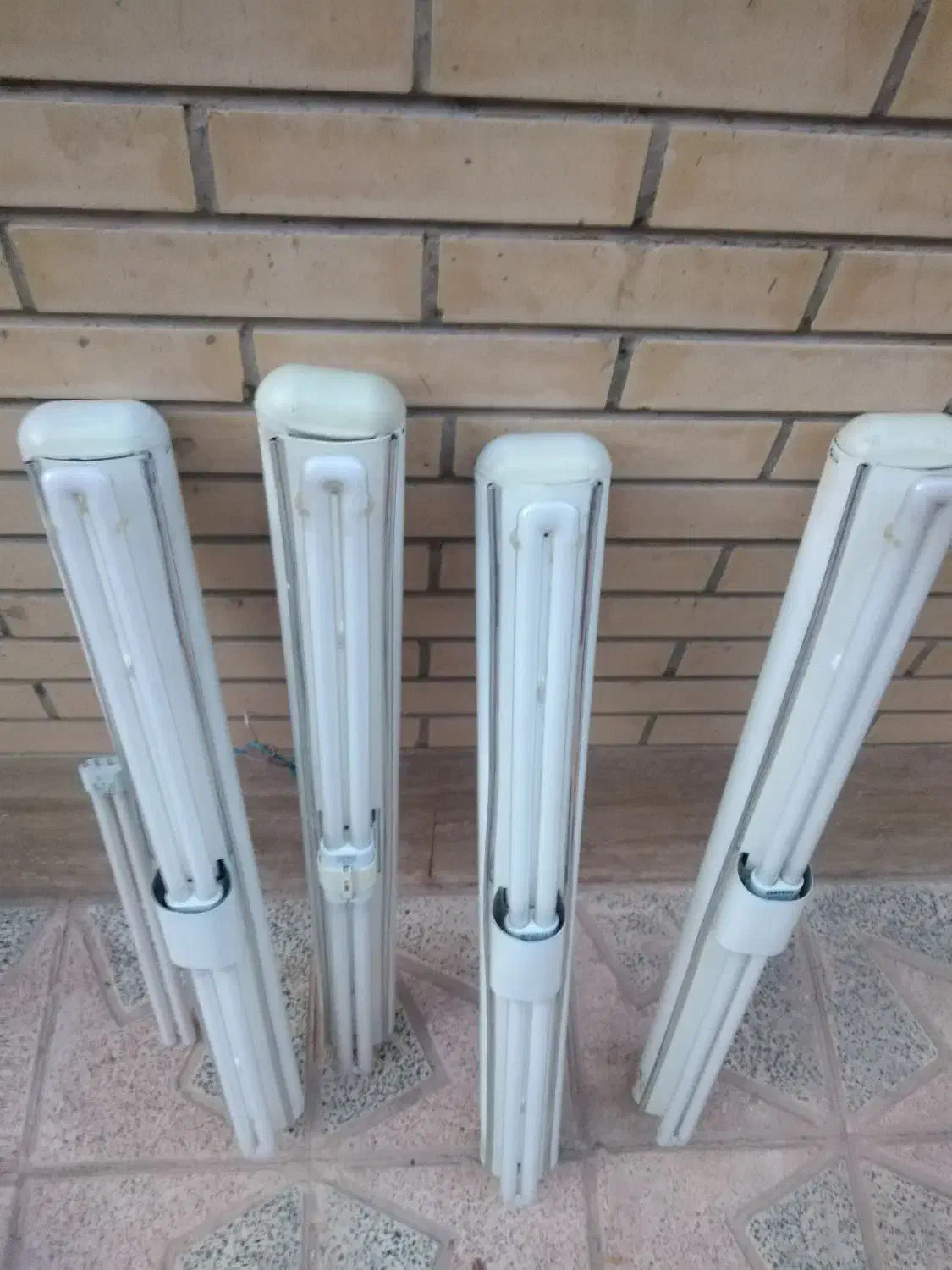 لامپ مهتابی|لامپ و چراغ|شاهینشهر, خانه کارگر|دیوار