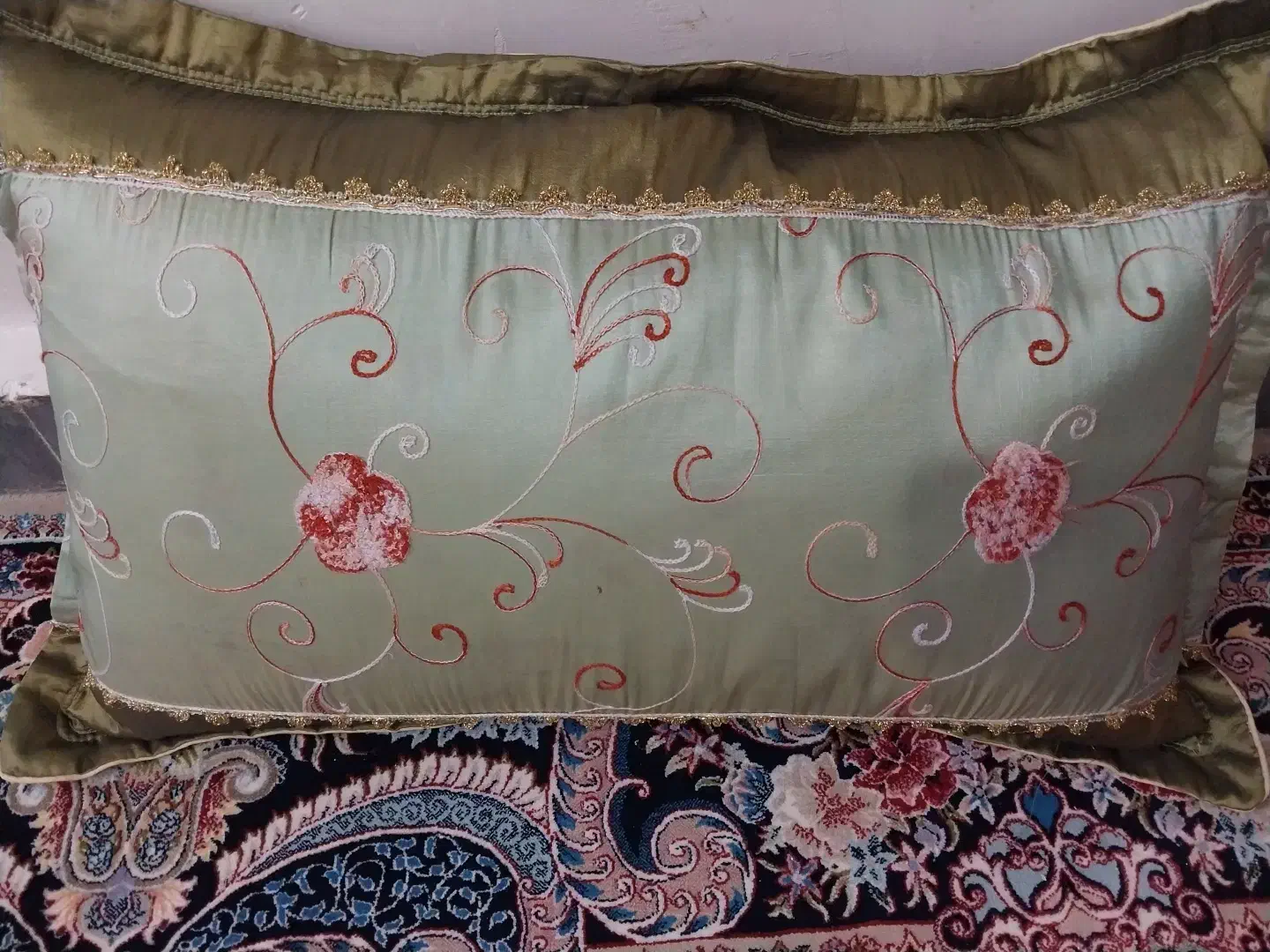 روبالشتی|رختخواب، بالش، پتو|فیروزآباد (لرستان), |دیوار