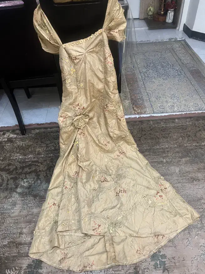 لباس مجلسی خیلی شیک|لباس|رشت, گلسار|دیوار